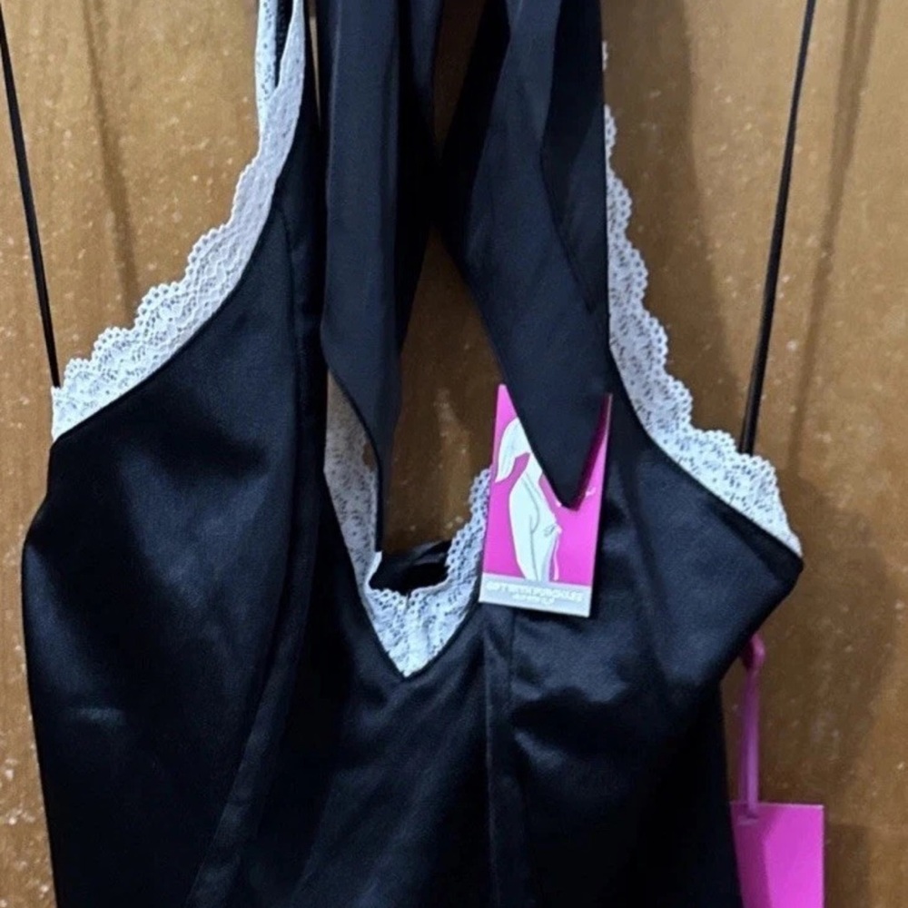 PARIS HILTON BlackSATIN NECK HALTER TANK TOP LACE TRIM +HAIR BOW GIFT SET L NWT